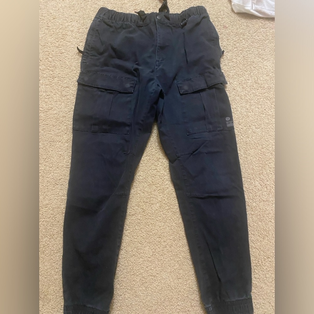 H&M cargos
